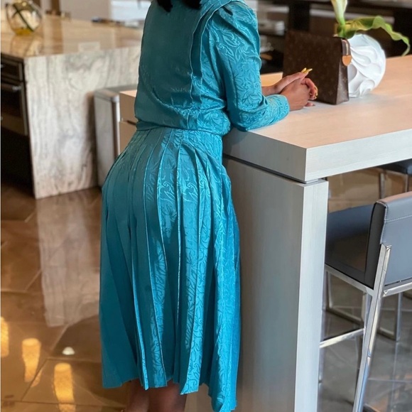 Halston Skirt Set - Picture 3 of 6